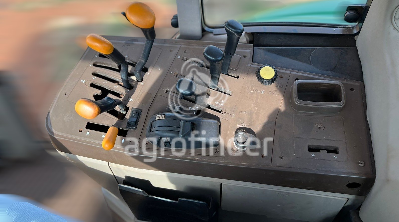 Trator John Deere 6190J 2017