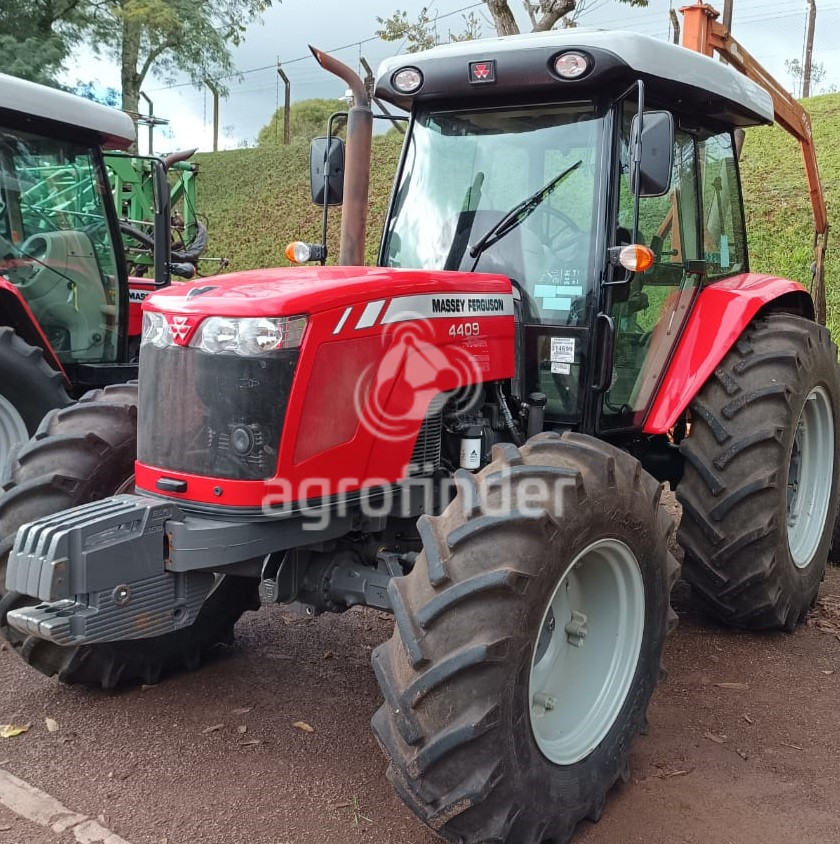 Trator Massey Ferguson  4409 ano 2021