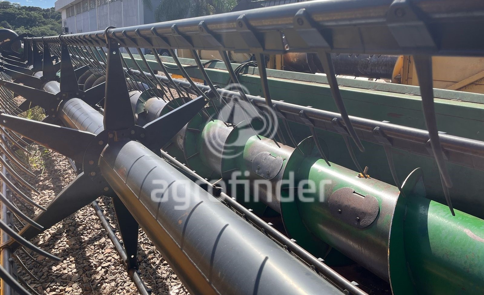 Plataforma de corte John Deere 630F Ano 2004