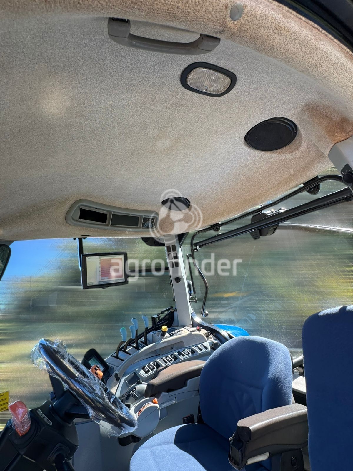 Trator New Holland T7 205 ano 2016