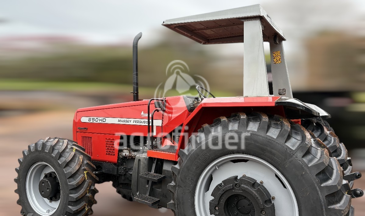 Trator Massey Ferguson 650 ano 2007
