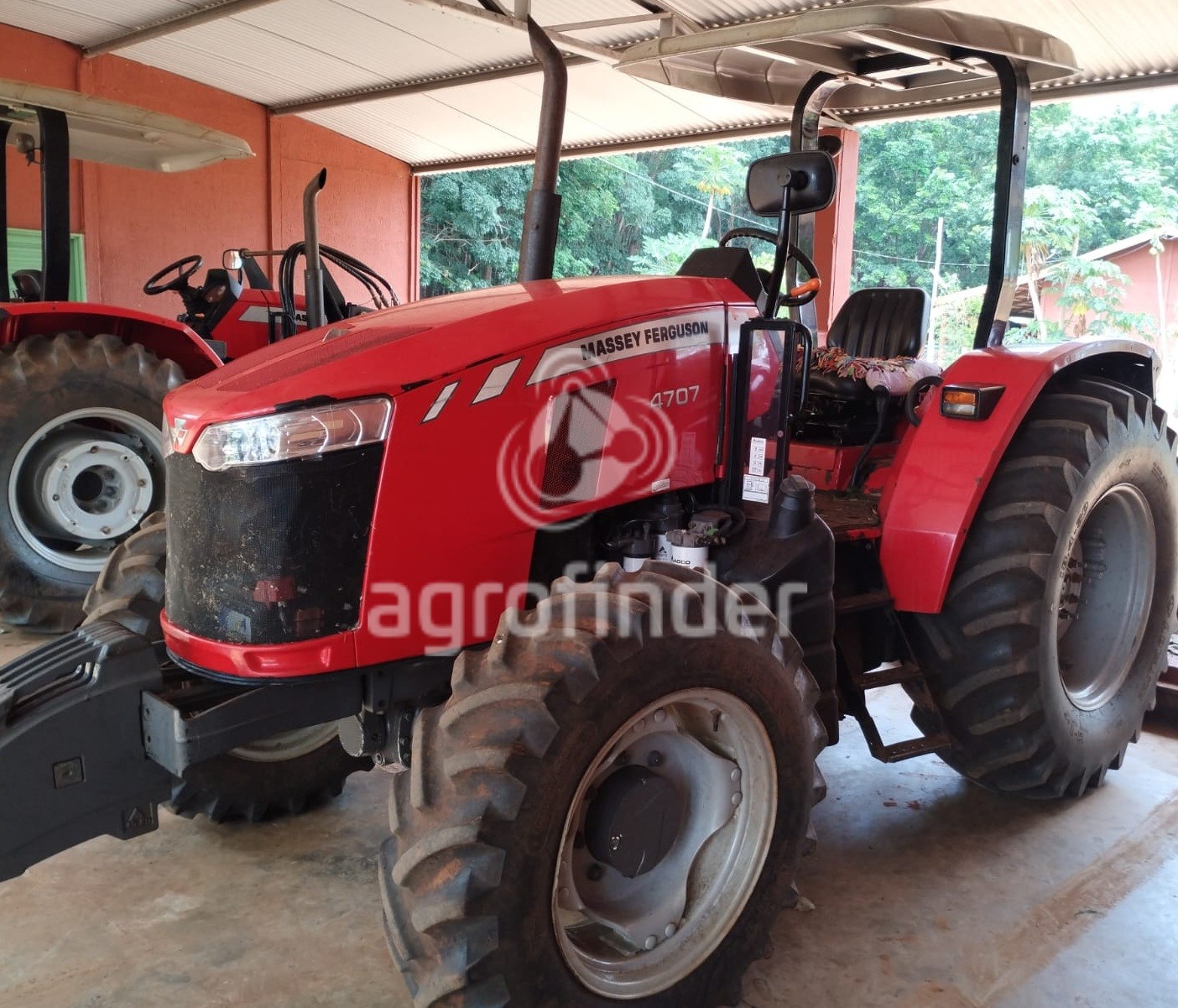 Trator Massey Ferguson  4707 ano 2020