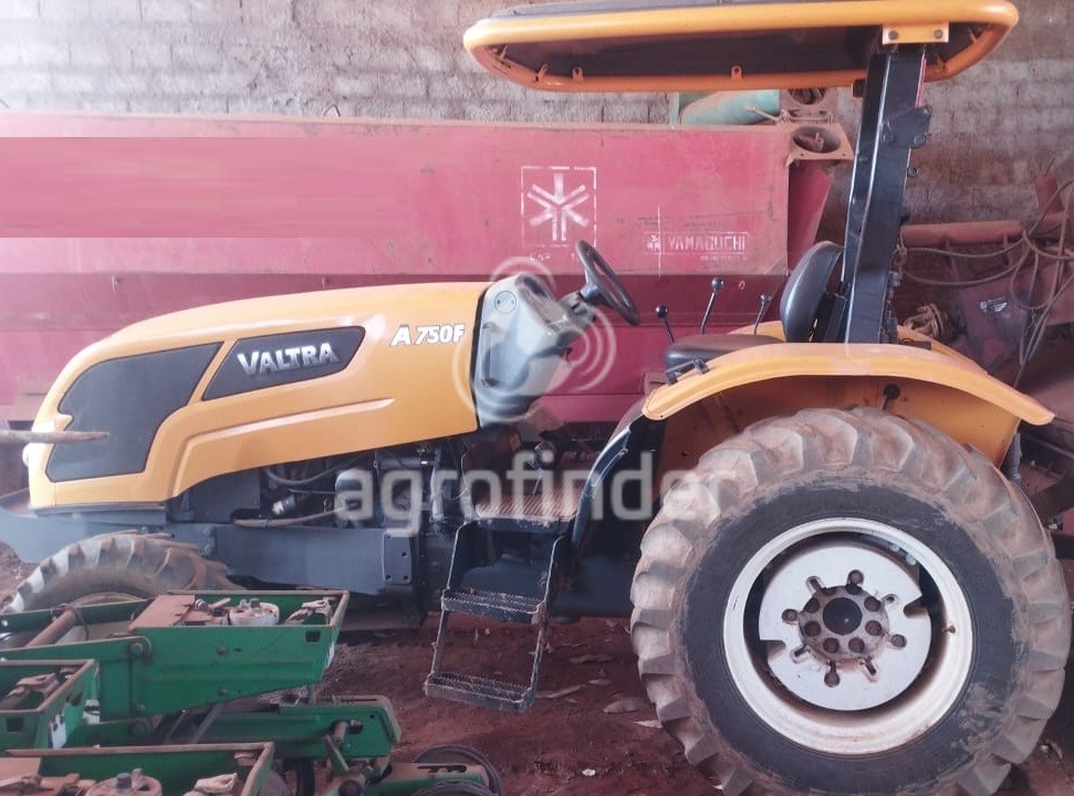 Trator Valtra A750F ano 2014