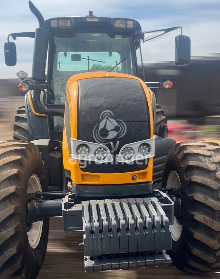Trator Valtra BH210 Ano 2013