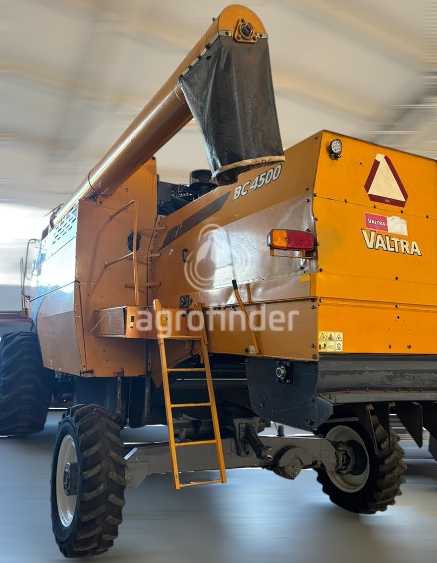 Colheitadeira Valtra BC4500 ano 2012