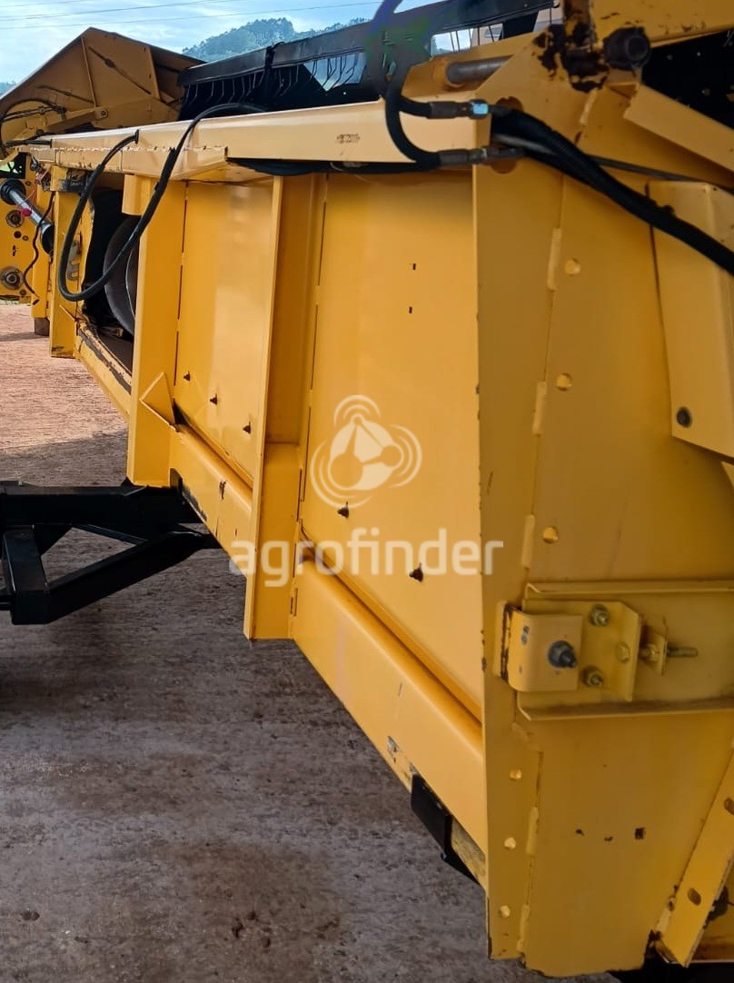 Colheitadeira New Holland TC57 ano 2008