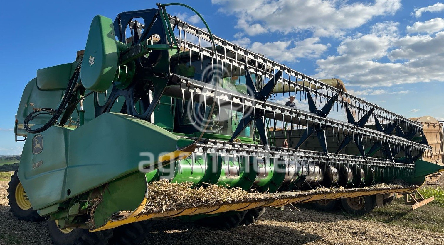 Colheitadeira John Deere STS9570 ano 2011