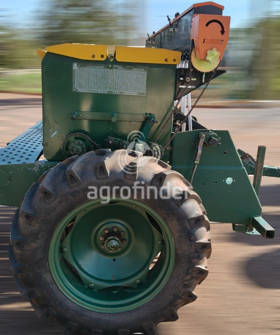 Plantadeira de Inverno Tatu SDA3 Ano 2002