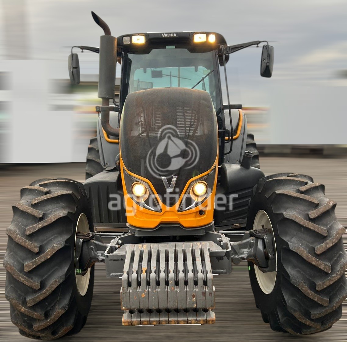 Trator Valtra BH194 ano 2022