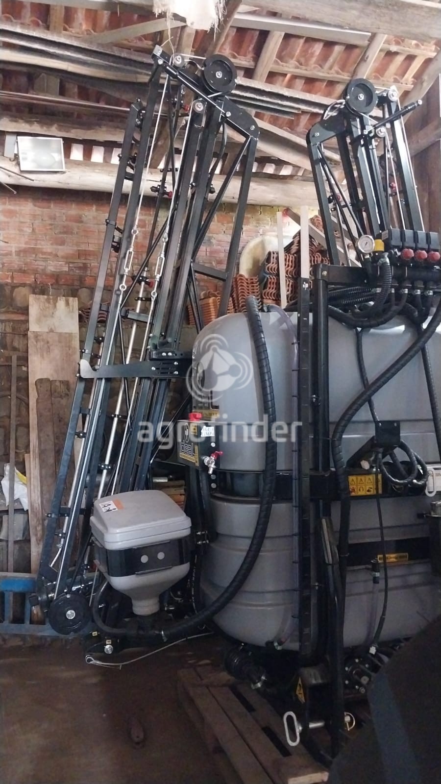 Pulverizador Hidráulico Ideal 1000 litros ano 2024