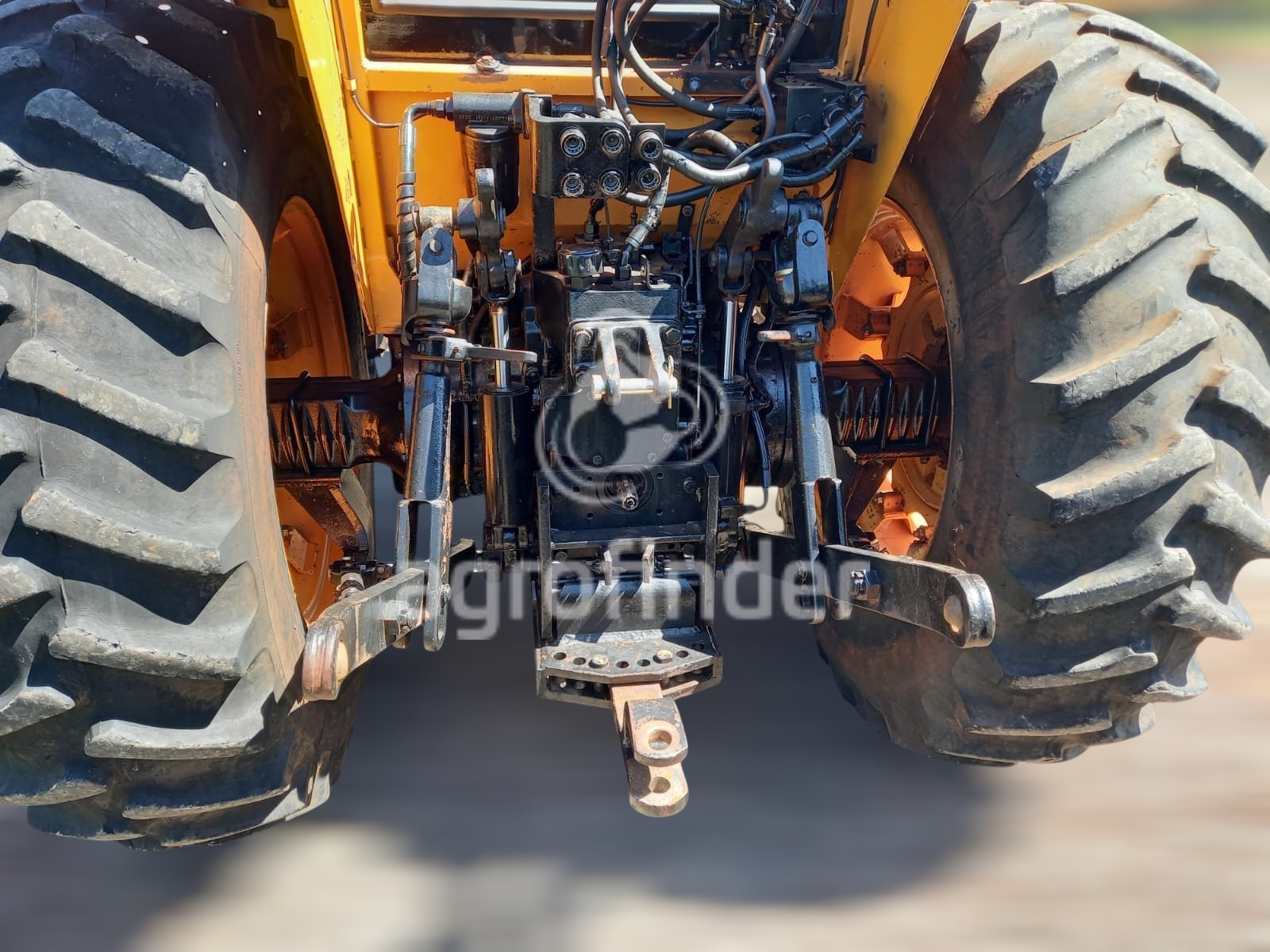 Trator Valmet 880 ano 1987