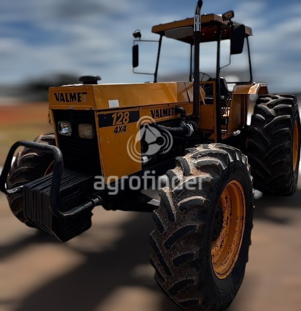 Trator Valmet 128 ano 1983