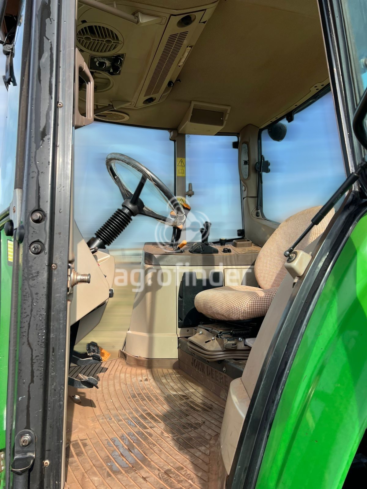 Trator John Deere 6190J 2017