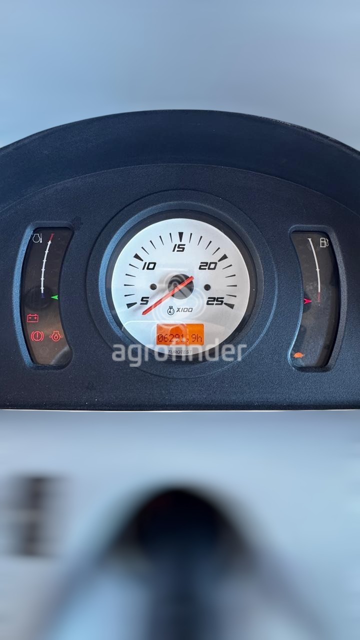 Trator Massey Ferguson  4290 ano 2014