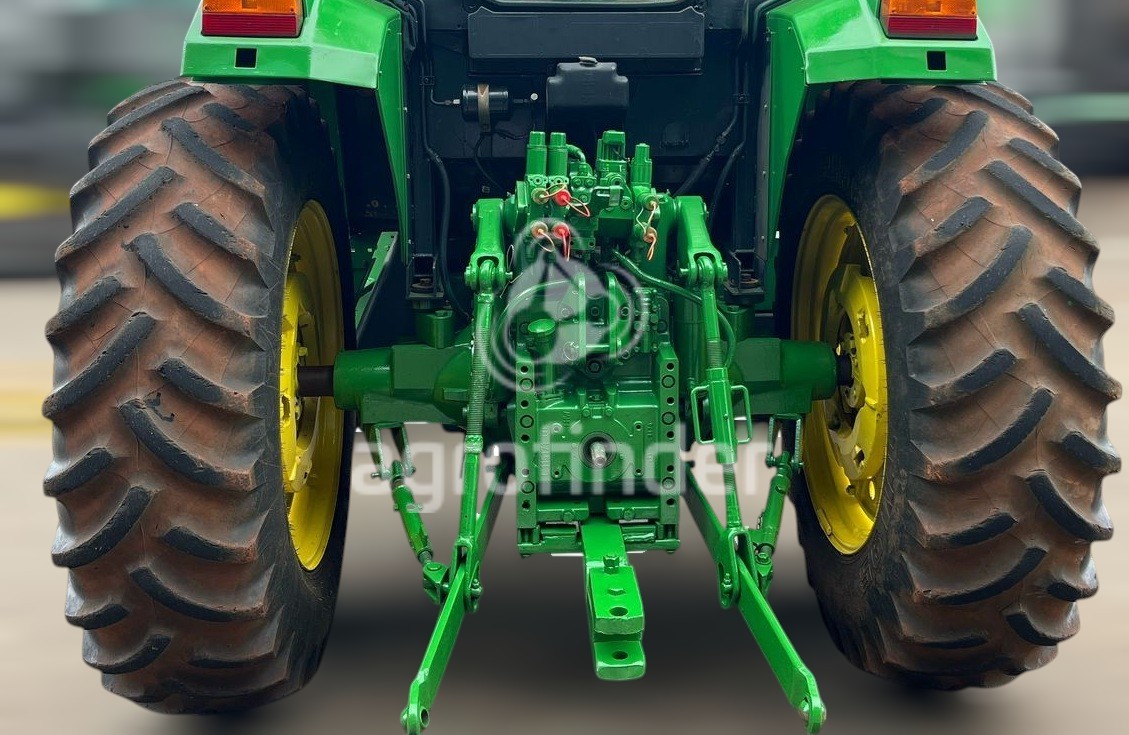 Trator Jonh Deere 6600 ano 1999