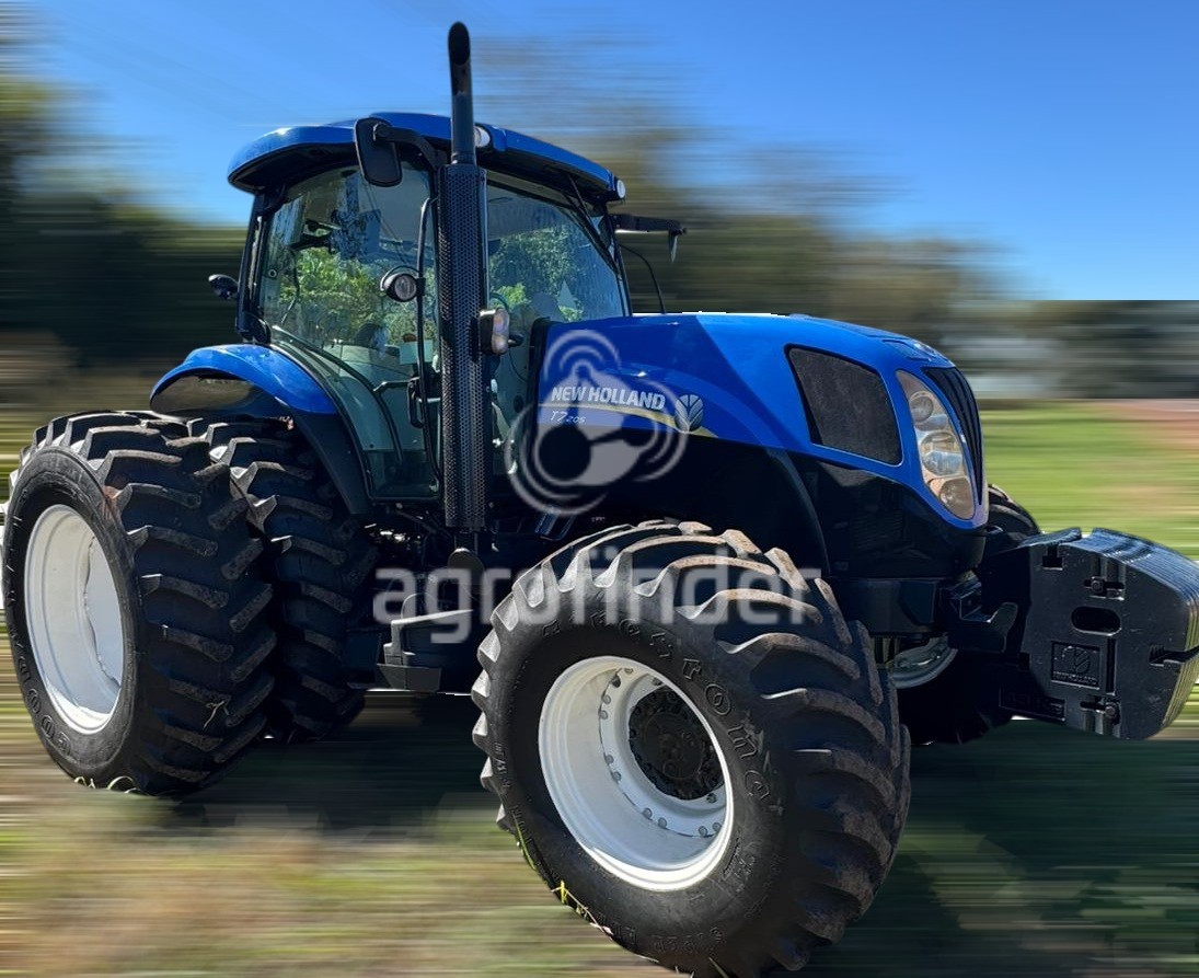 Trator New Holland T7 205 ano 2016