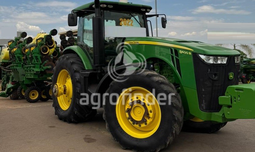 Trator John Deere 8400R e Plantadeira DB40 ano 2022