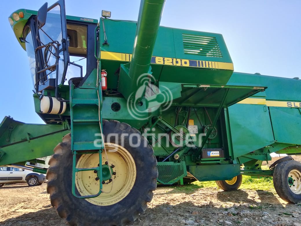 Colheitadeira SLC 6200 ano 1984