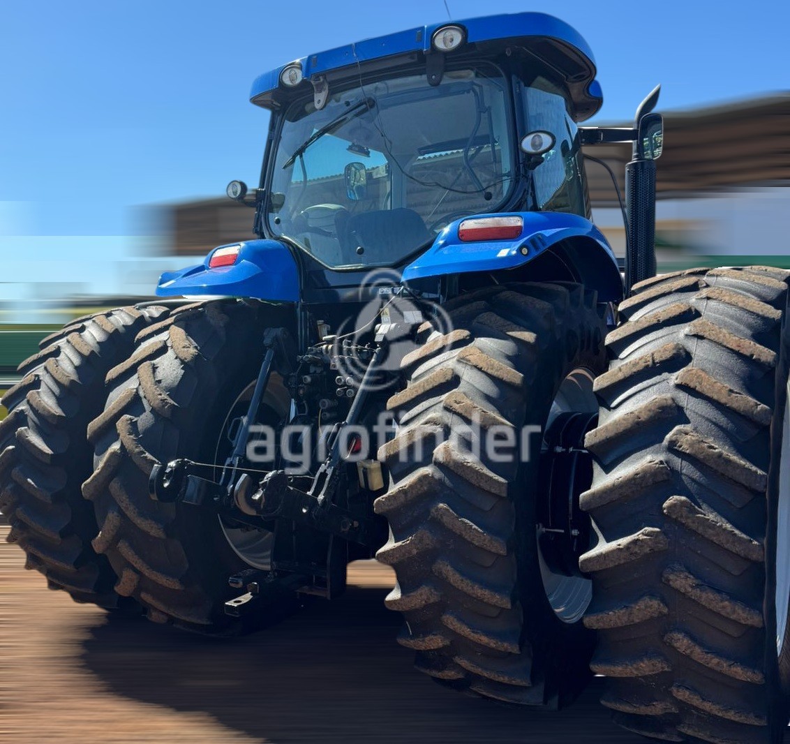 Trator New Holland T7 245 ano 2017