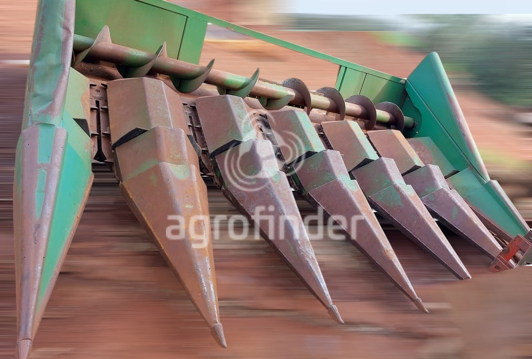 Plataforma de Milho John Deere 0670 ano 2003