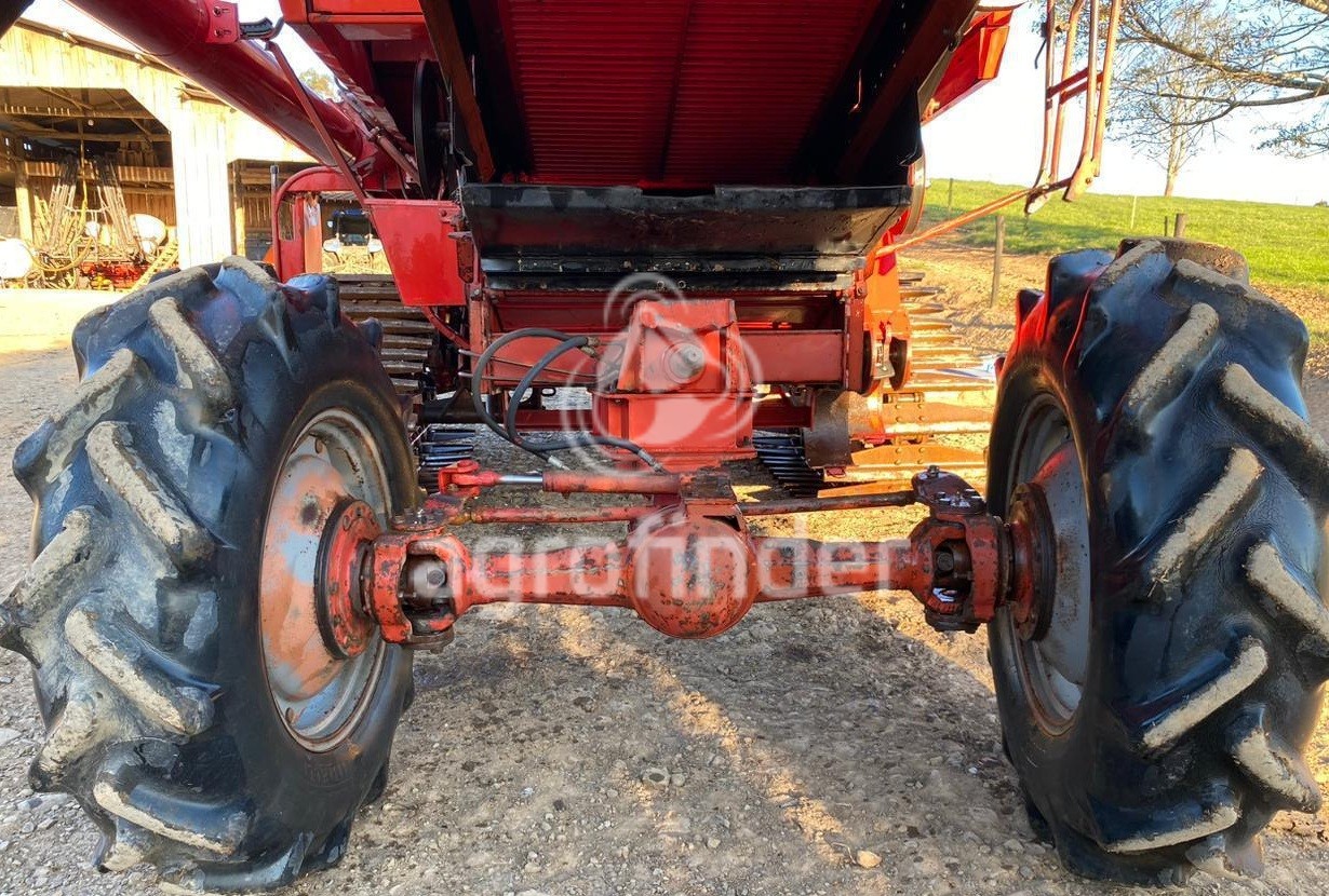 Colheitadeira Massey Ferguson 3640 Ano 1988