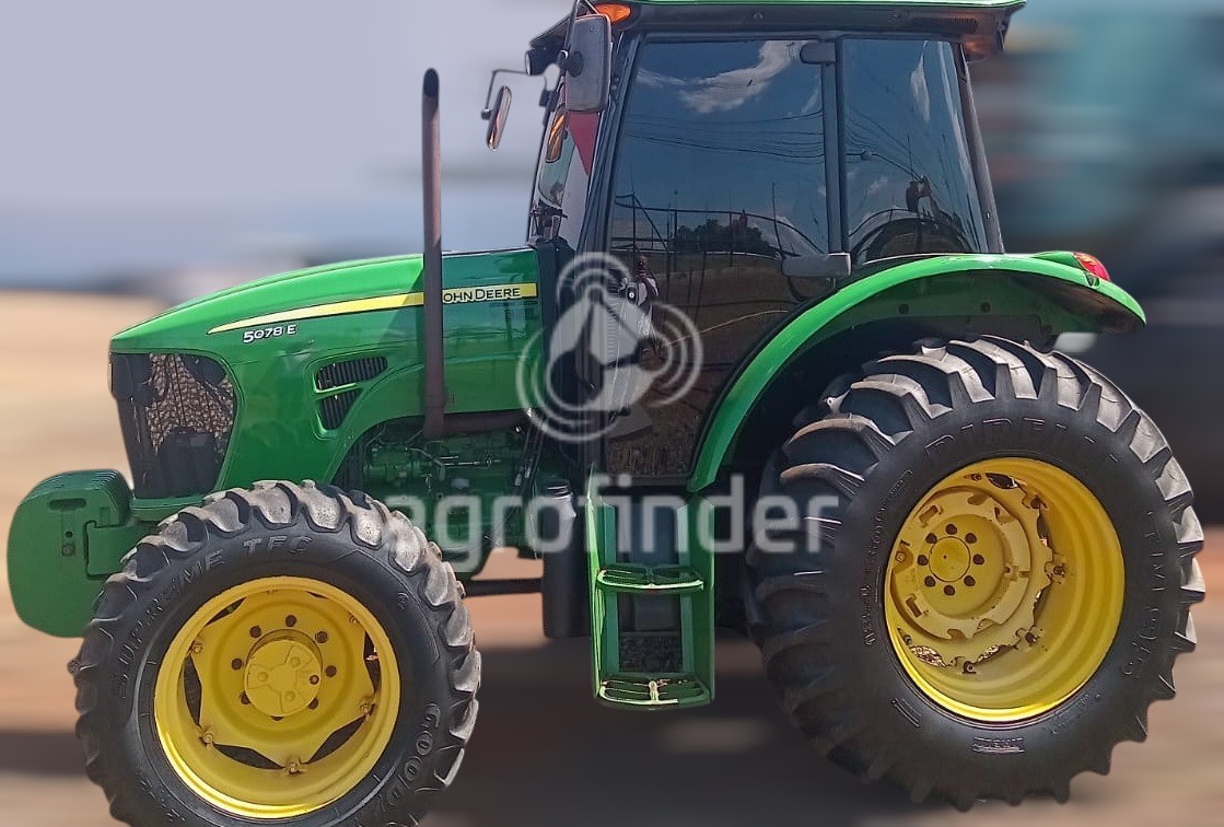 Trator John Deere 5078E ano 2014