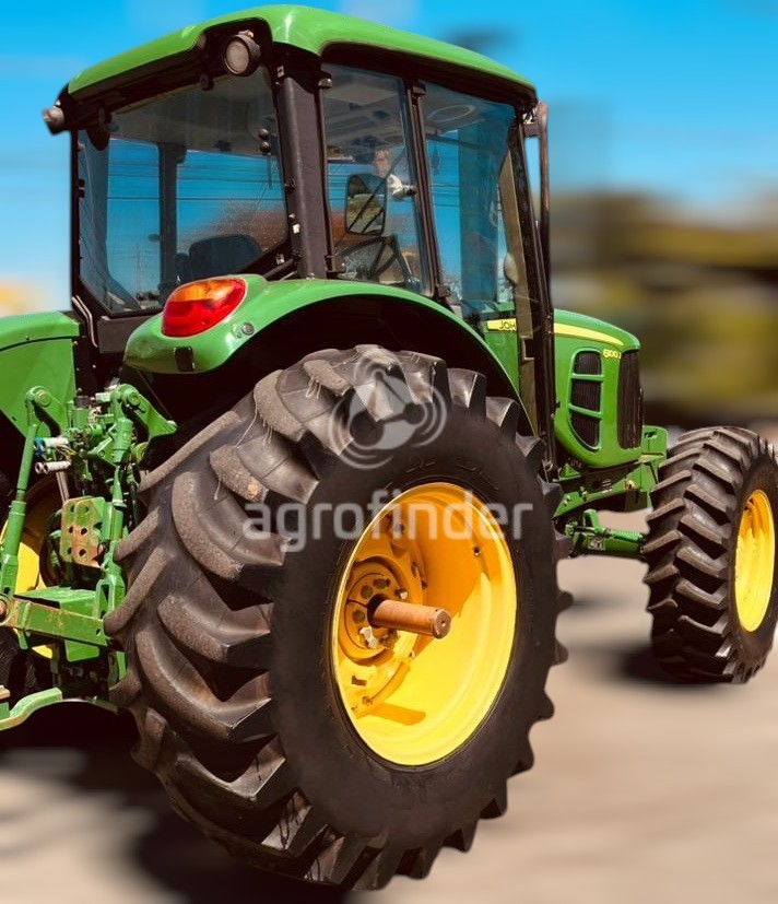 Trator John Deere 6100J ano 2018