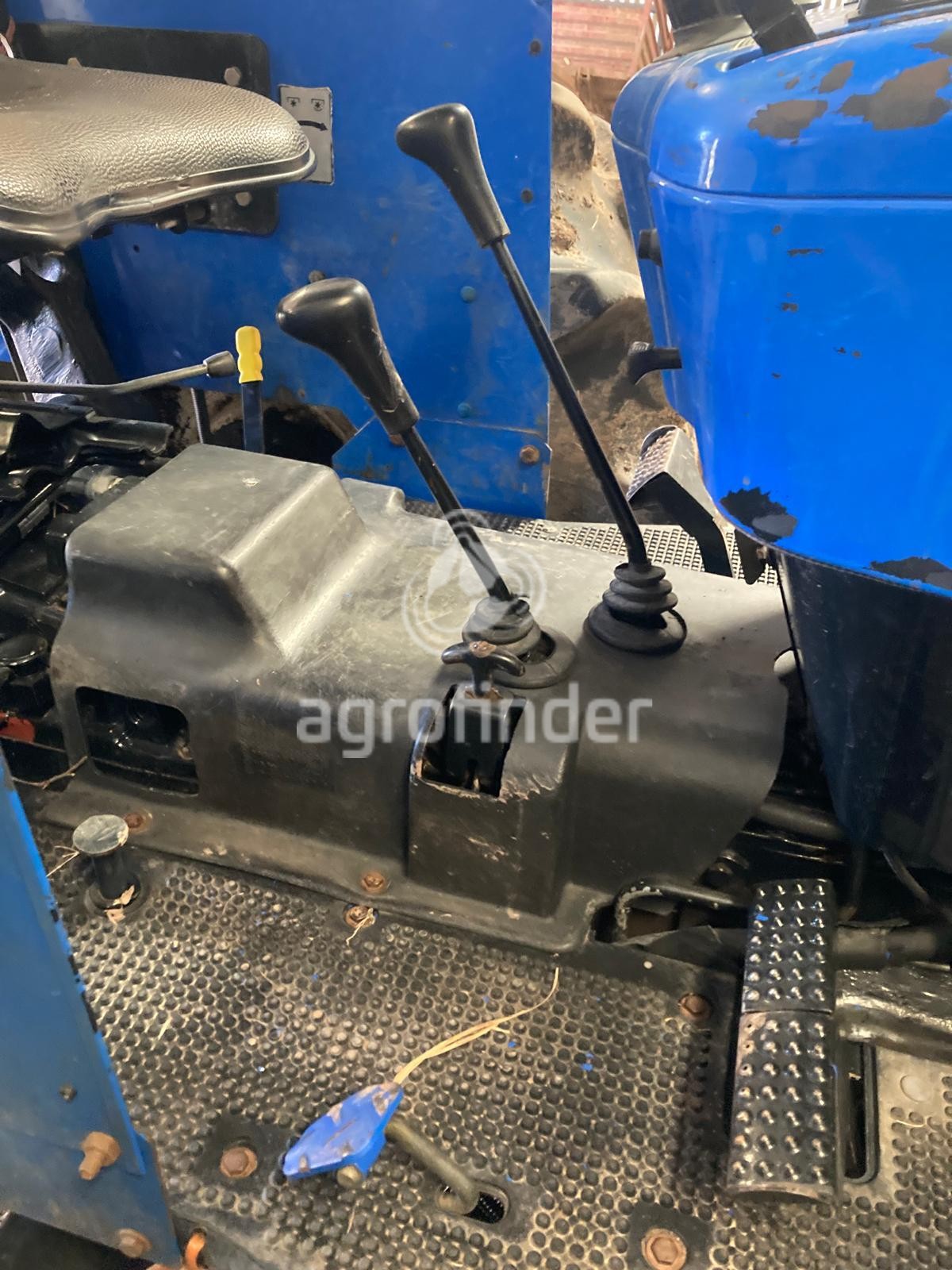 Trator New Holland 7630 ano 2008