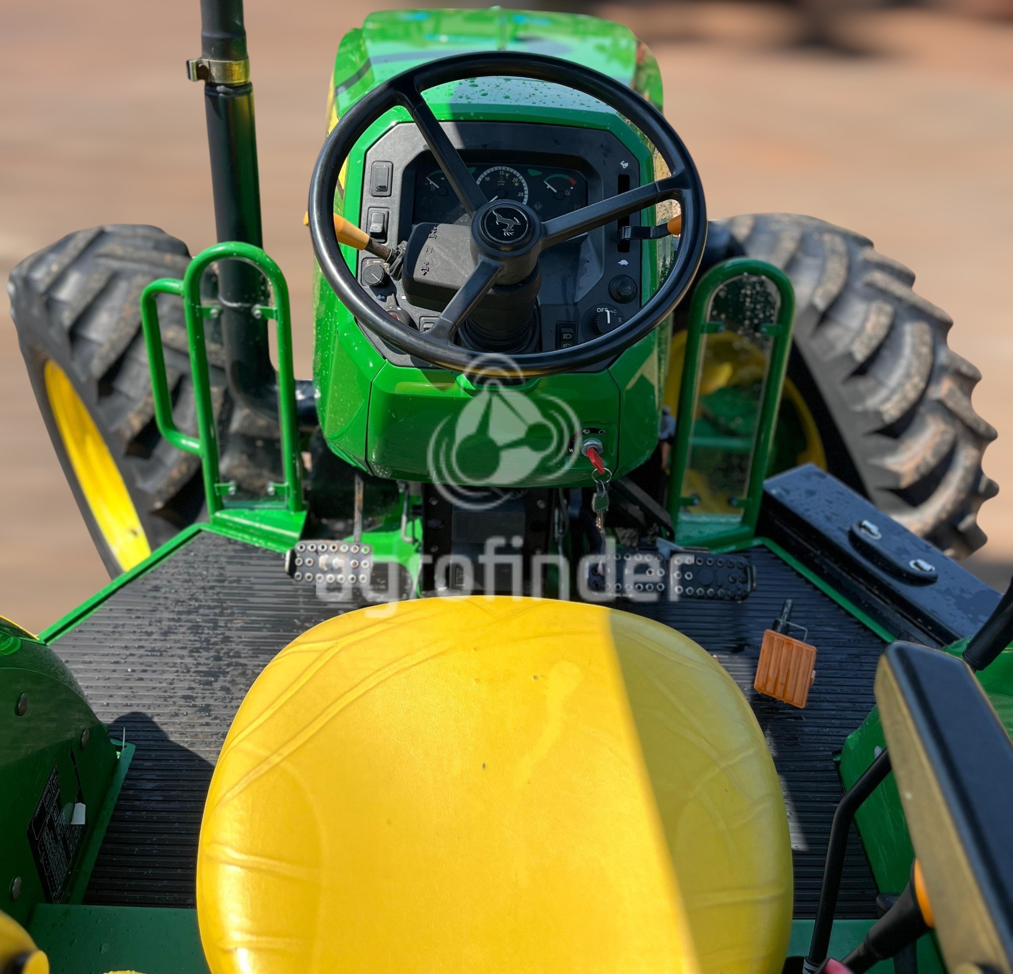 Trator John Deere 5078E ano 2023