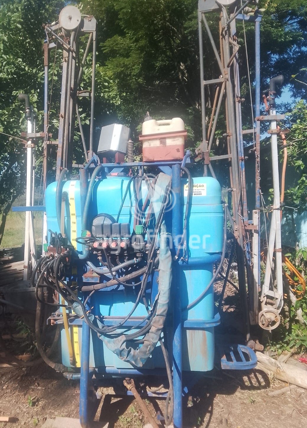 Pulverizador Hidráulico Aral  Velleninho 900L Ano 2010