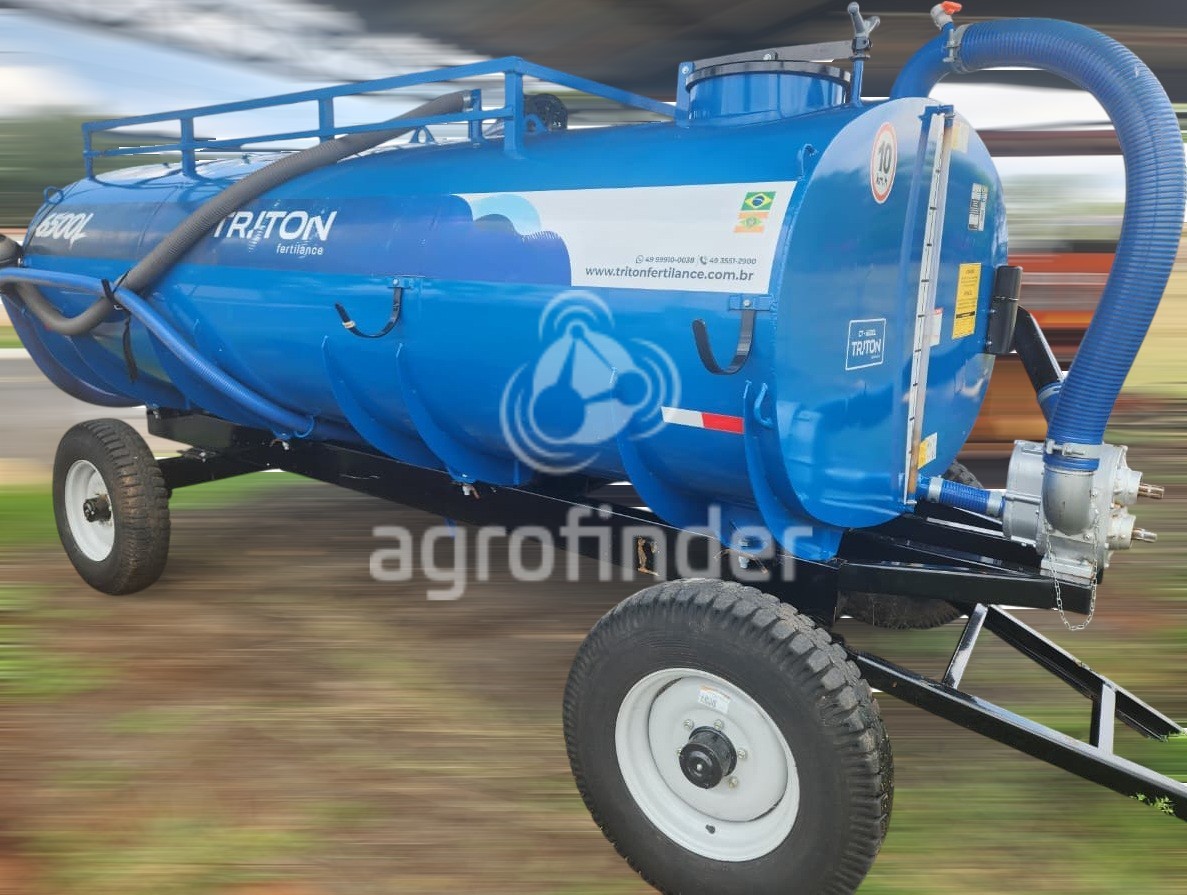 Tanque de Água Triton  6500L Ano 2024
