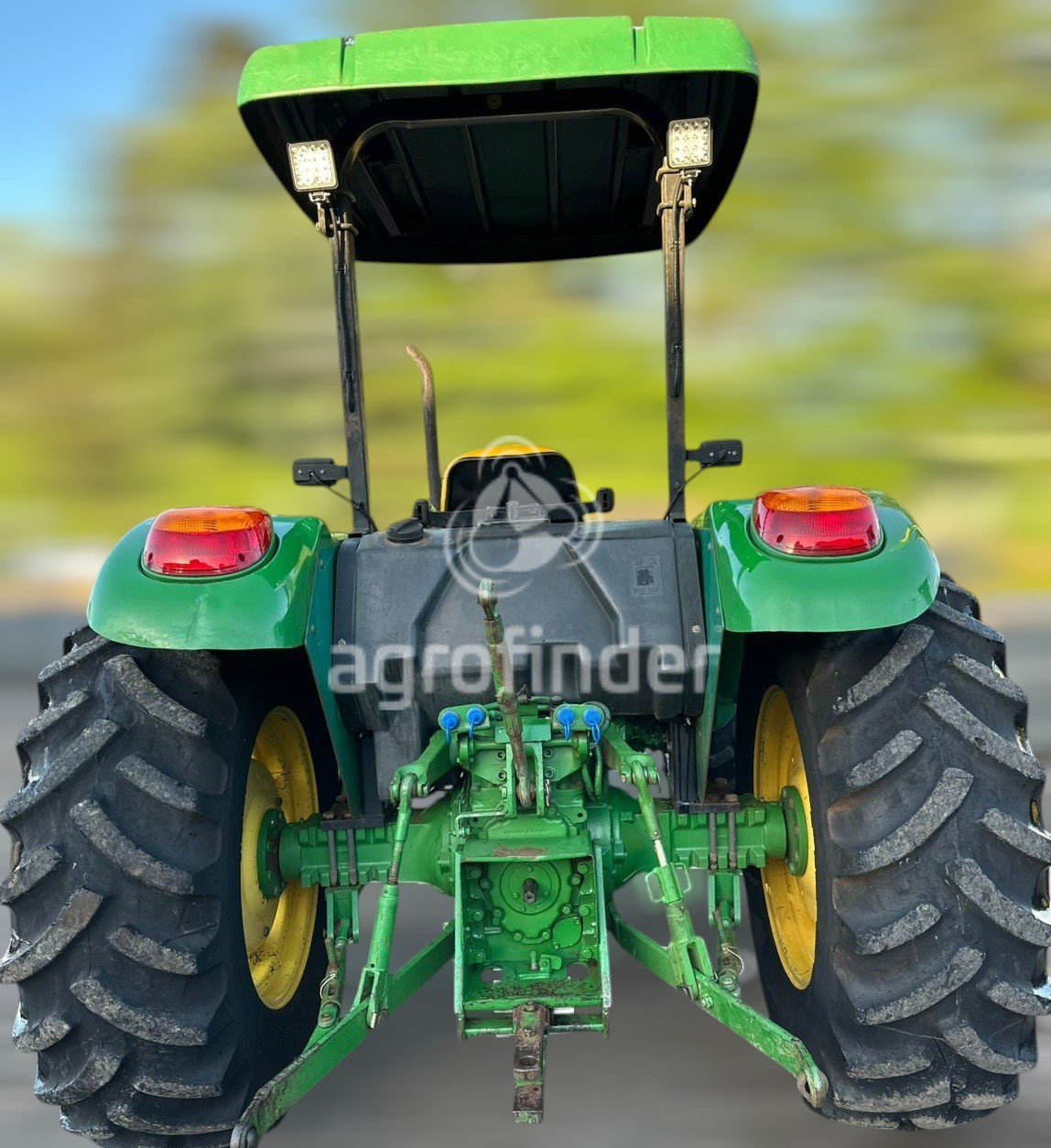 Trator John Deere 5078E ano 2012