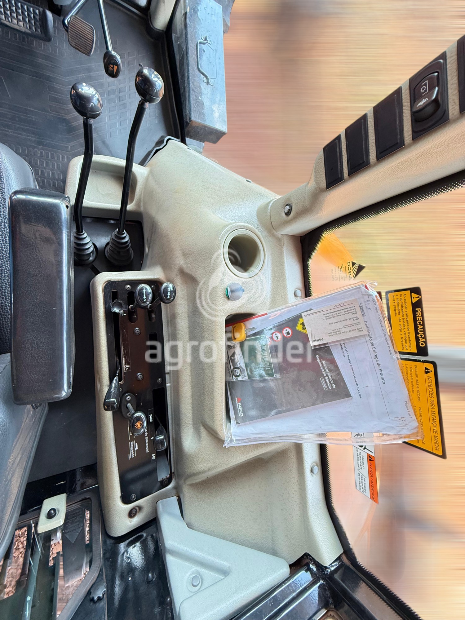 Trator Valtra A750 ano 2015