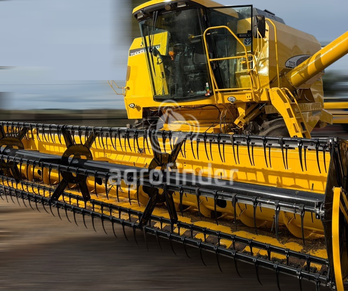 Colheitadeira New Holland TC59 ano 2004