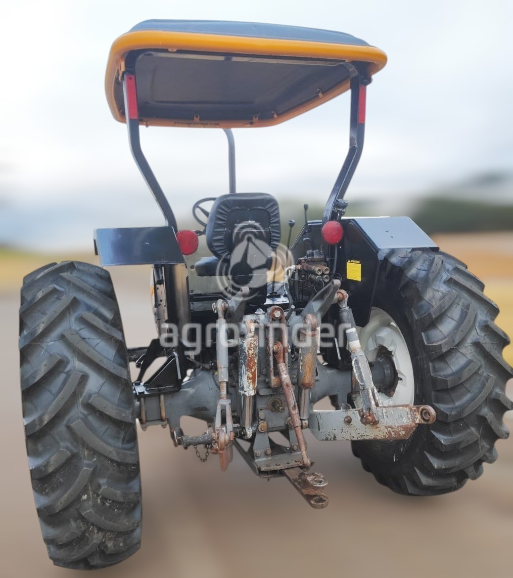 Trator Valtra A750 Ano 2007