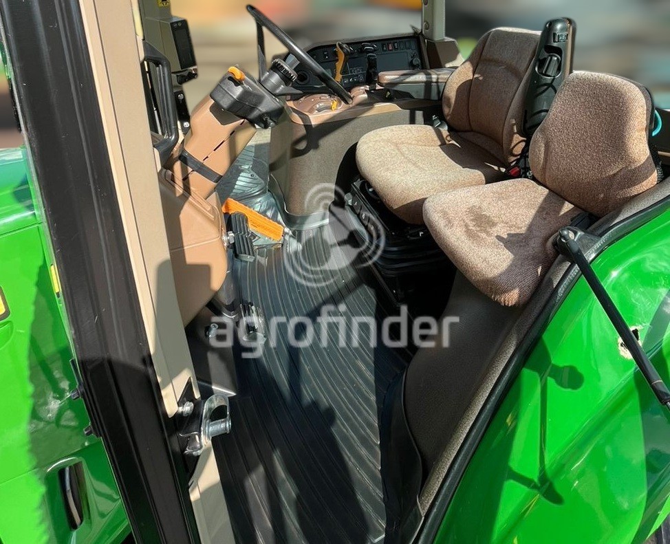 Trator John Deere 7200J Ano 2023