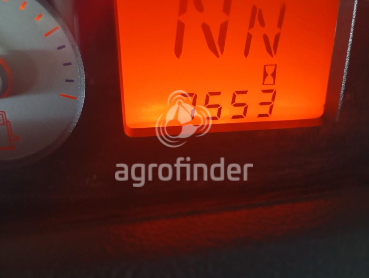 Conjunto Trator Valtra BT210 e Plantadeira Tatu Usap ano 2013