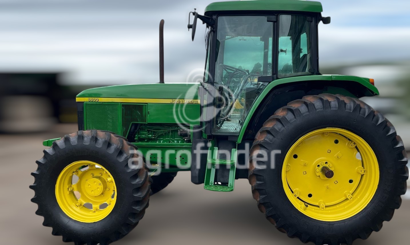 Trator Jonh Deere 6600 ano 1999