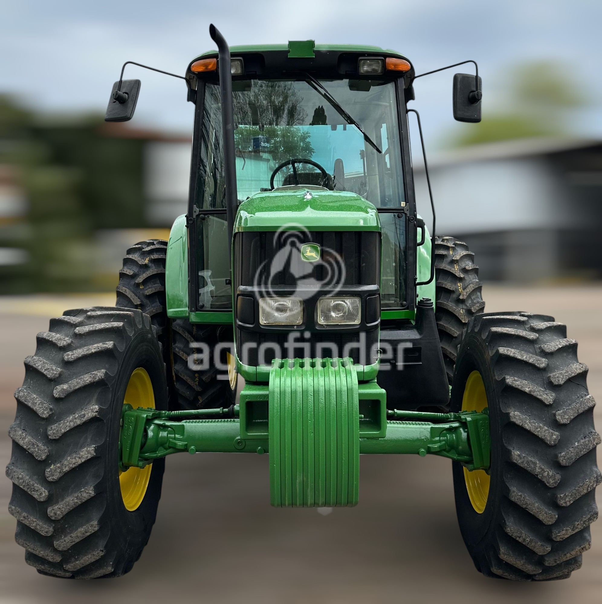 Trator John Deere 6125J ano 2013