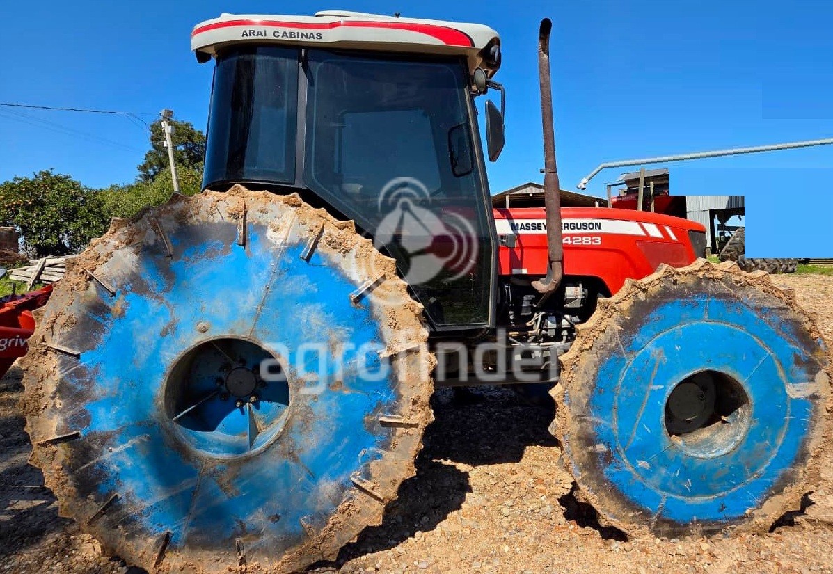 Trator Massey Ferguson  4283 ano 2011
