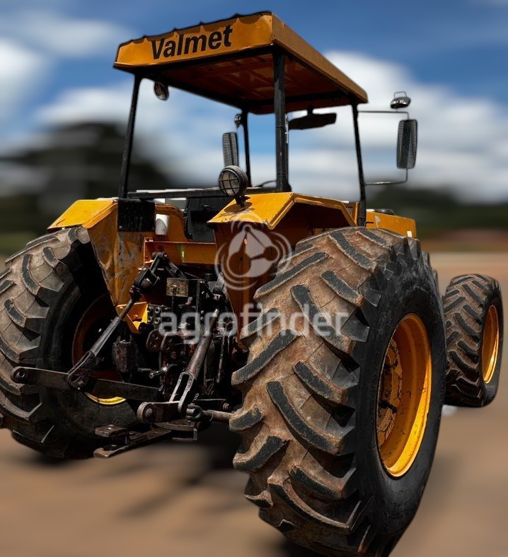 Trator Valmet 128 ano 1983