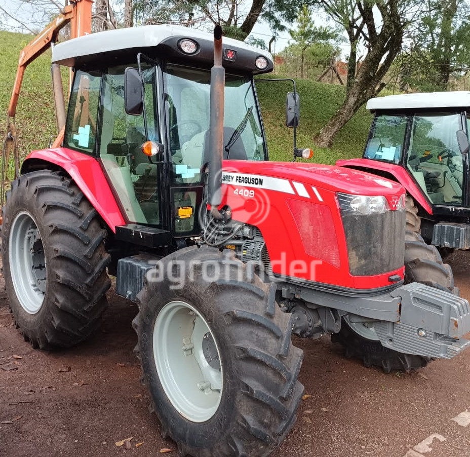 Trator Massey Ferguson  4409 ano 2021