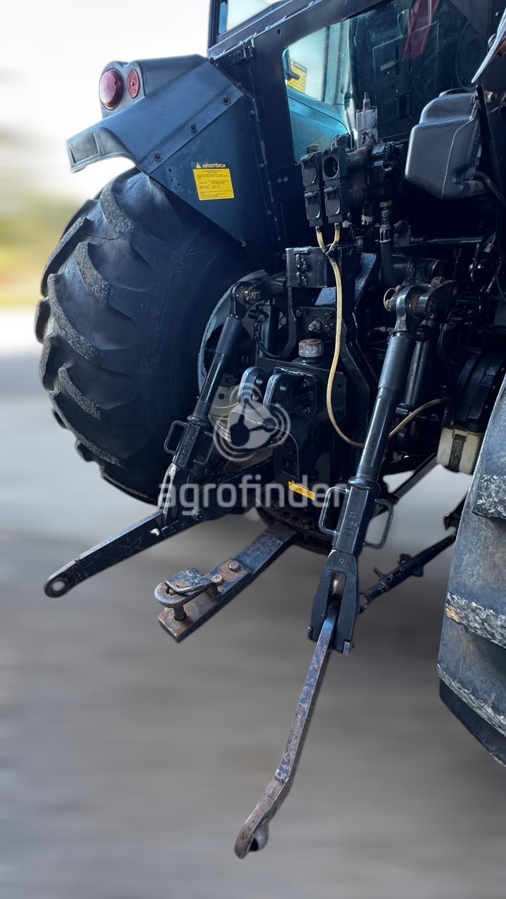 Trator Valtra BH165 ano 2008