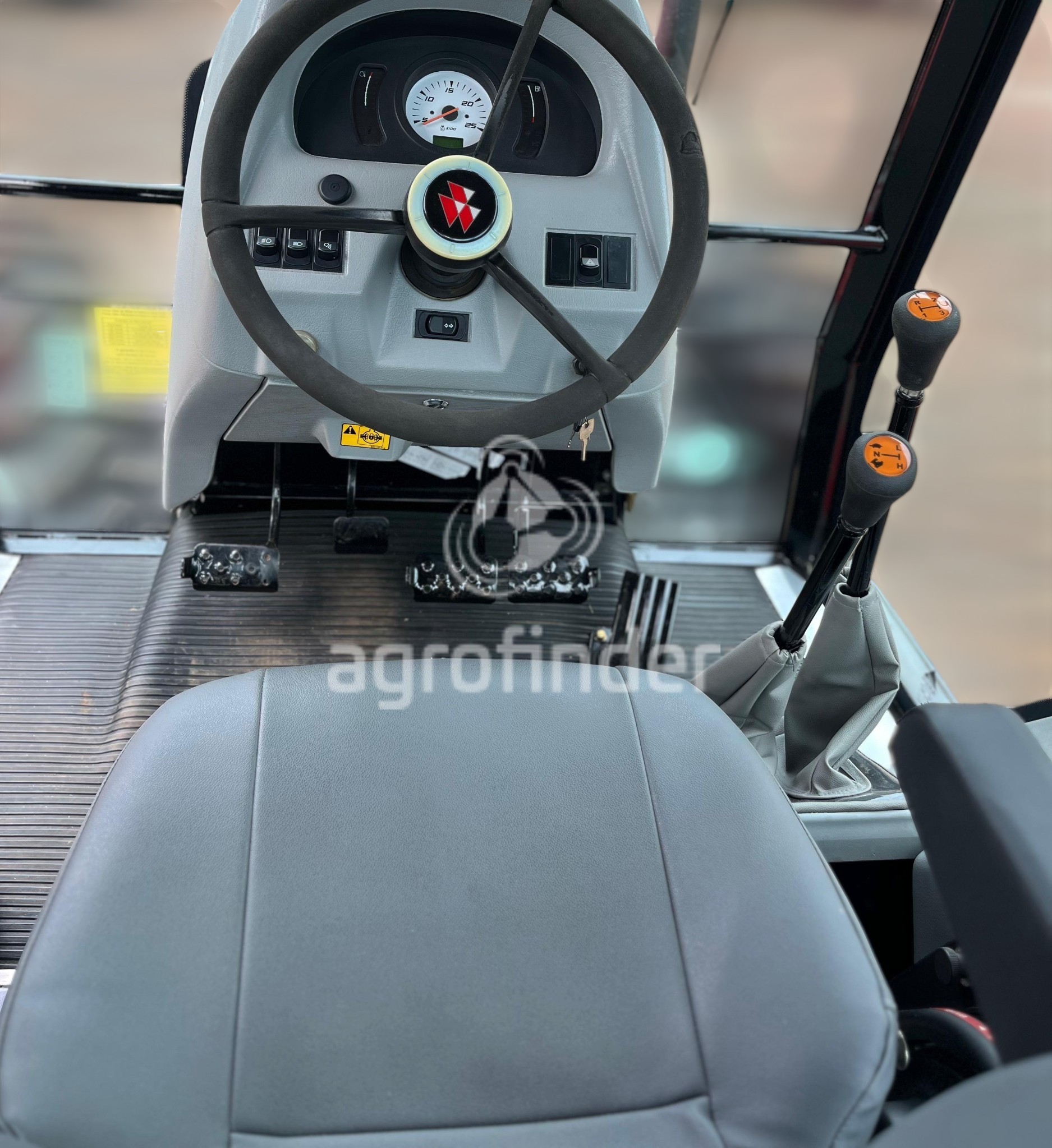 Trator Massey Ferguson  4283 ano 2015