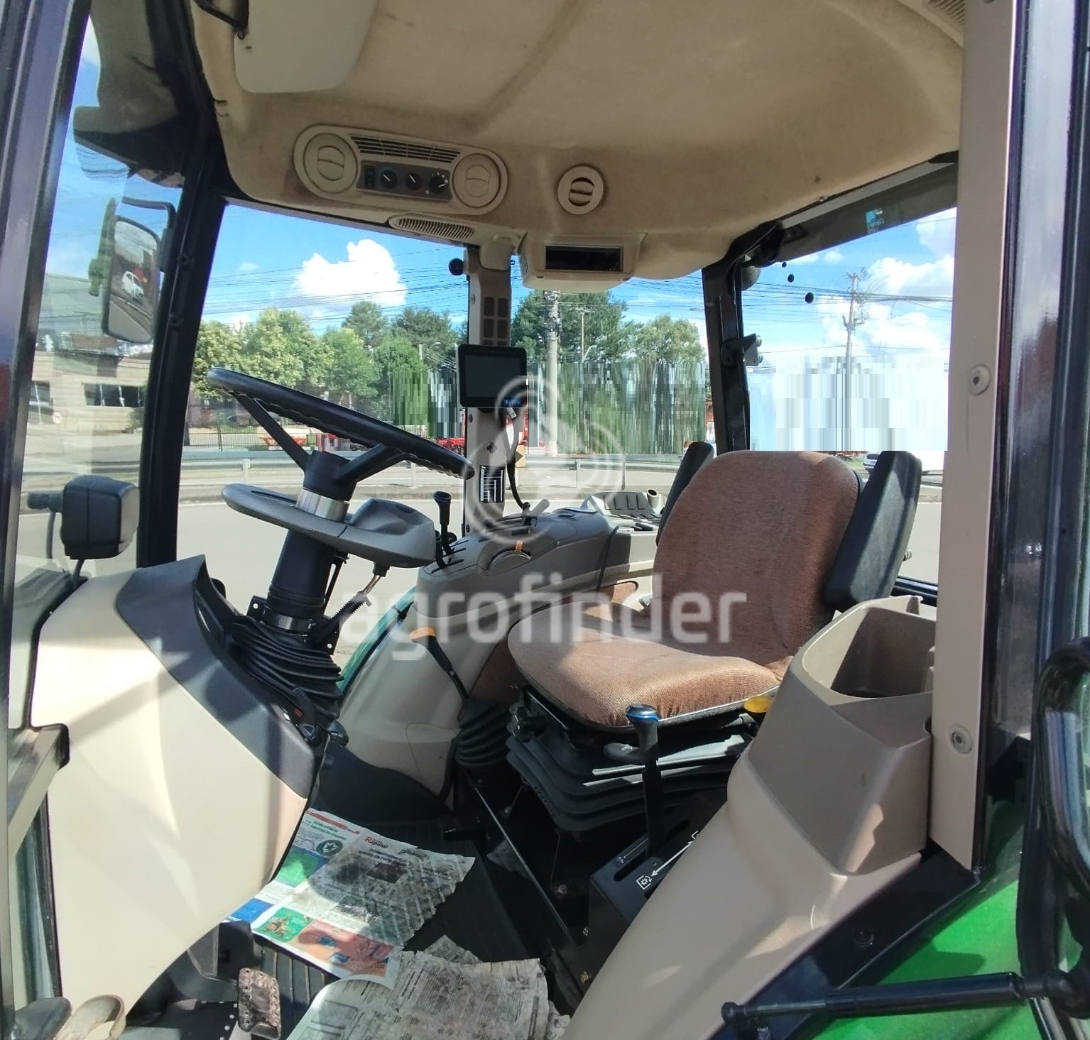 Trator John Deere 5078E Ano 2013