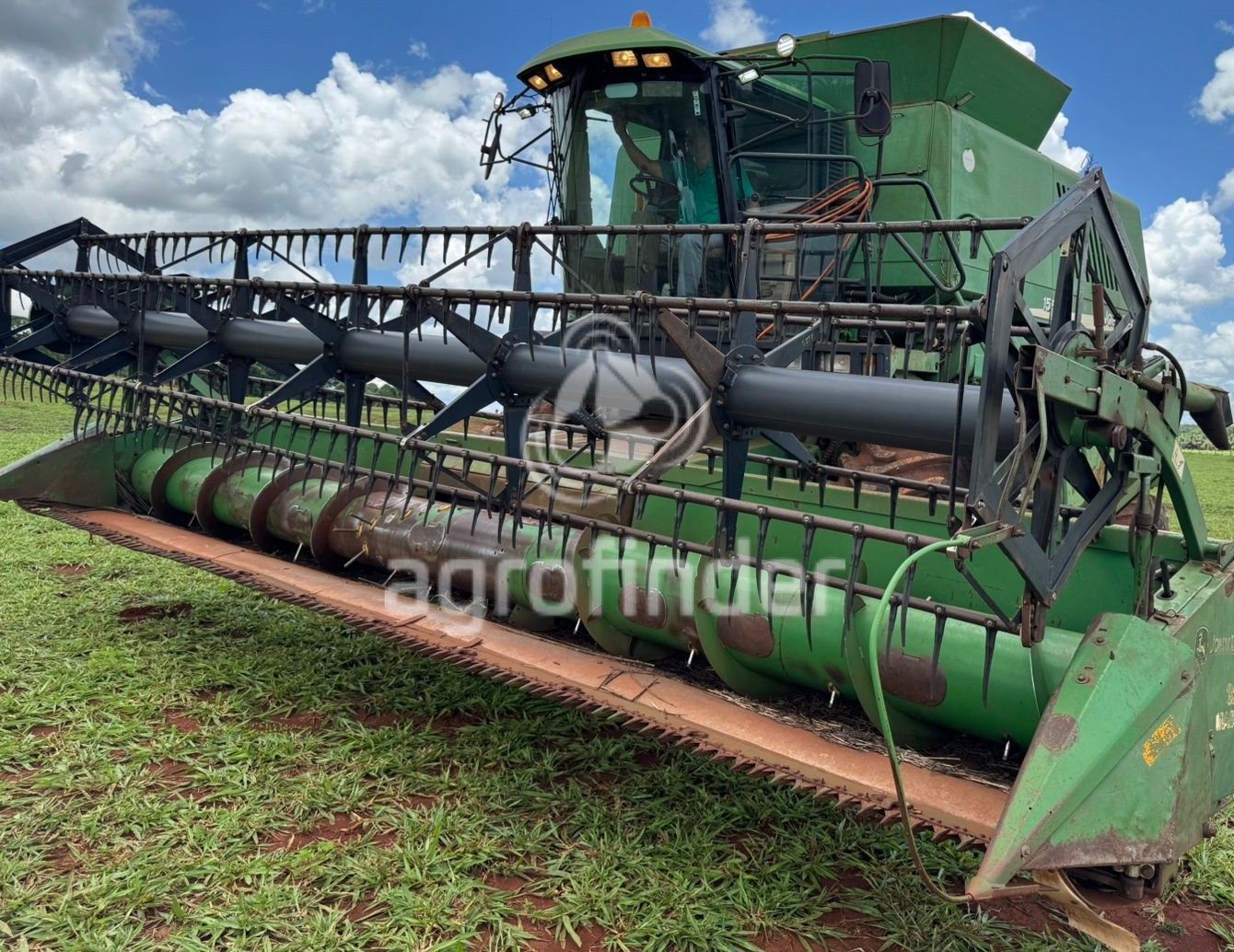 Colheitadeira John Deere 1550 Ano 2003