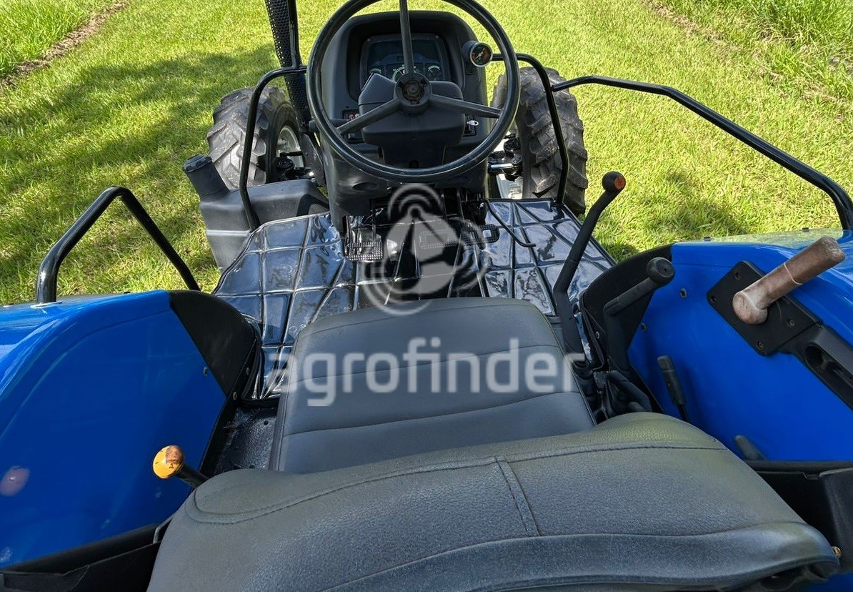 Trator New Holland TL 75 E Ano 2012