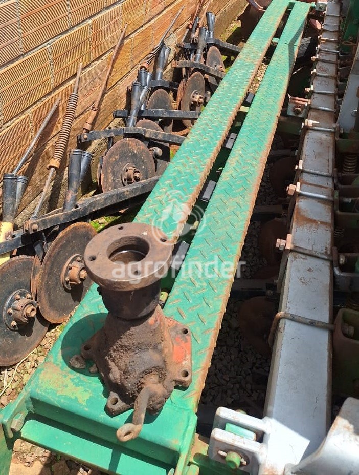 Plantadeira Múltipla Gihal 2513 P Ano 2003