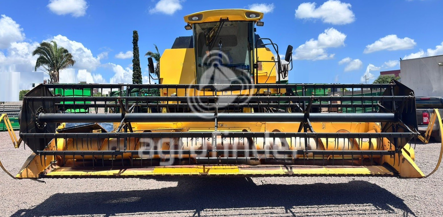 Colheitadeira New Holland TC 5070 Ano 2009