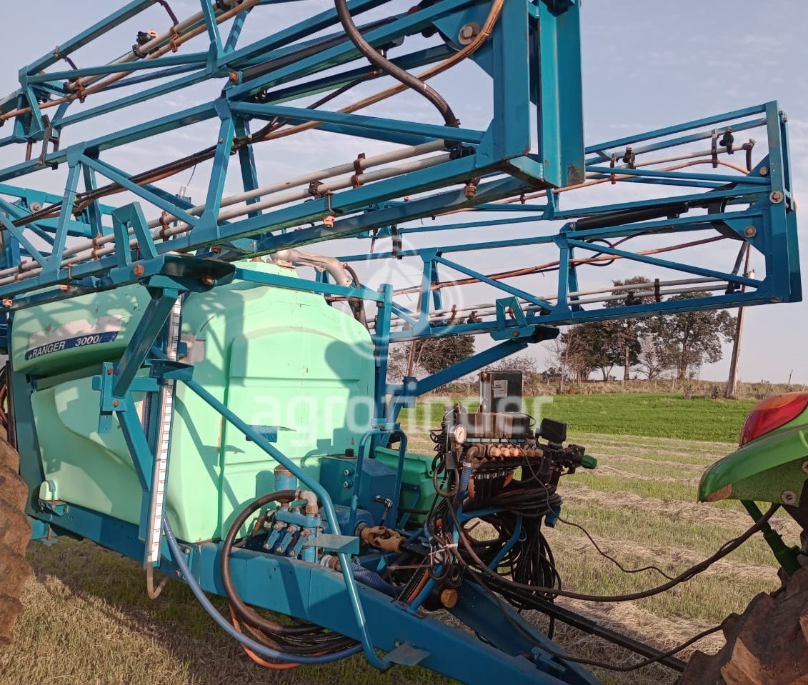 Pulverizador de Arrasto Montana  Ranger 3000 Ano 2016